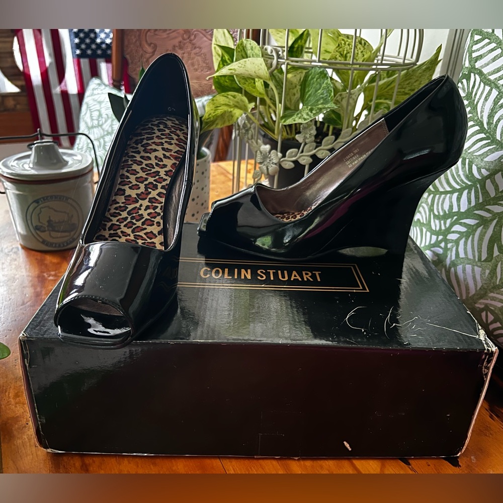 Colin Stuart black wedge peep toe heels W 8.5